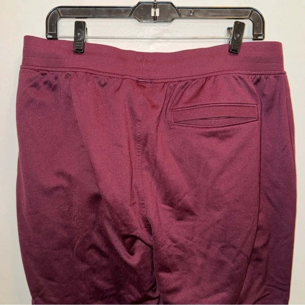 Under Armour Burgundy Joggers Sweatpants Men’s Size Extra Large
